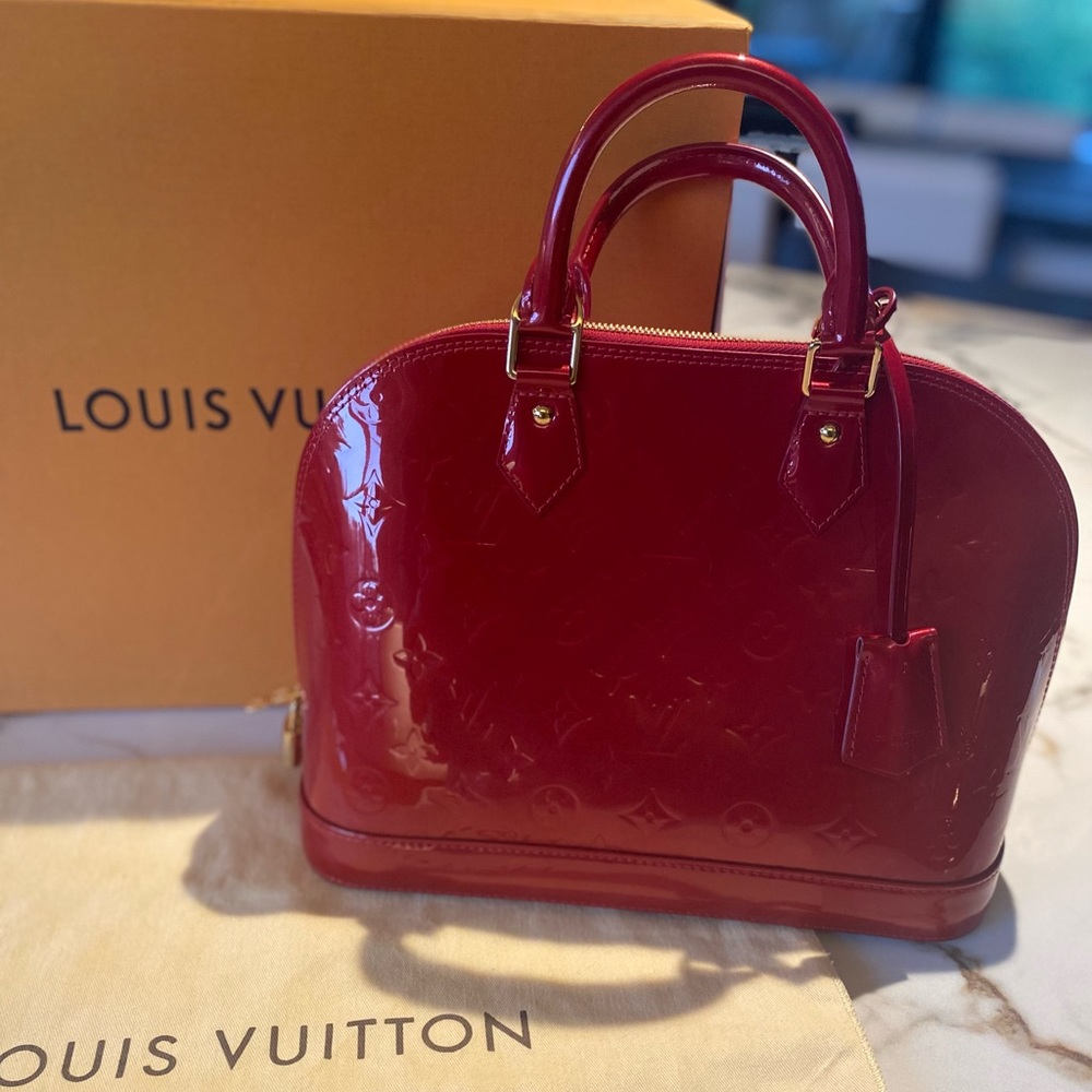 Louis Vuitton Monogram Red Vernis
Alma PM Bag. No strap.